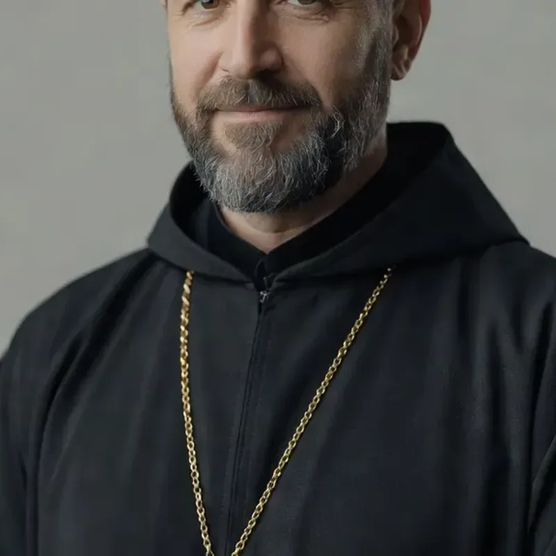Portrait du Père Vladimir Orlov, prêtre orthodoxe de la paroisse Saint-Séraphin de Sarov à Lyon