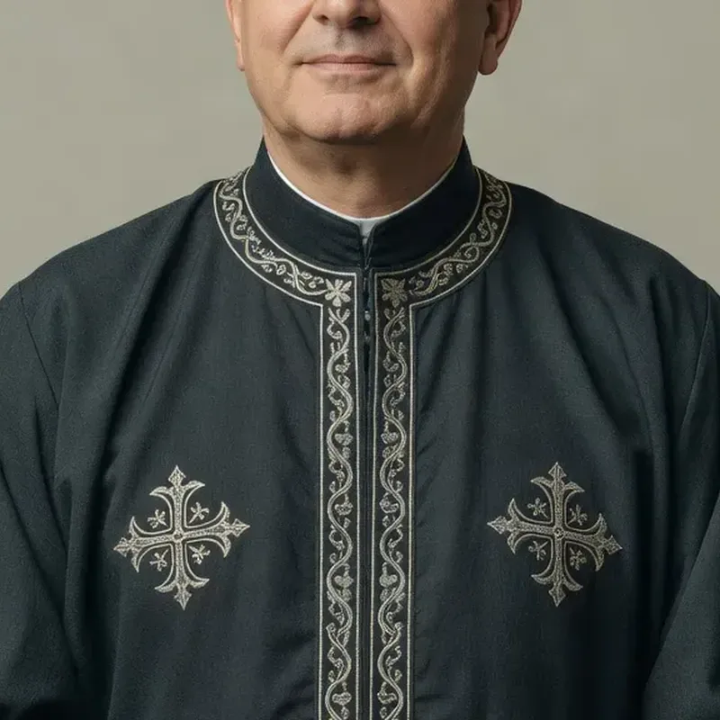 Portrait du Père Teodor Moldovan, protodiacre orthodoxe roumain, spécialiste de la liturgie du mariage